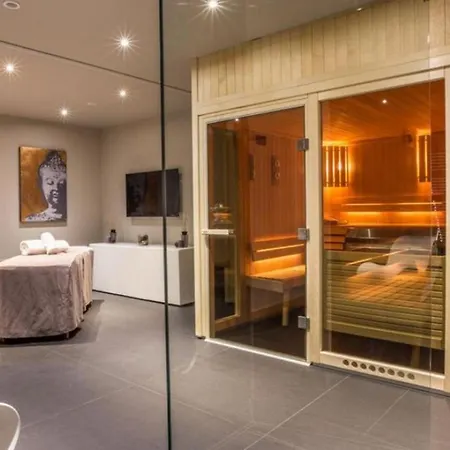 5br Beautiful With Exceptional Facilities - What'app - 0034-635-518-057 - For Reservations! Vila Chamonix